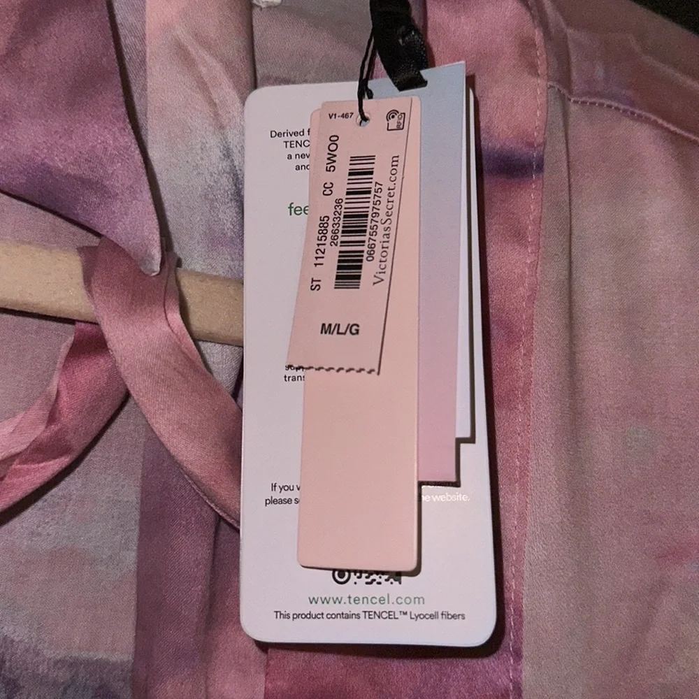 Victoria Secret Robe - Picture 2 of 2